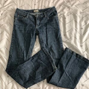 Vintage low rise flared jeans!